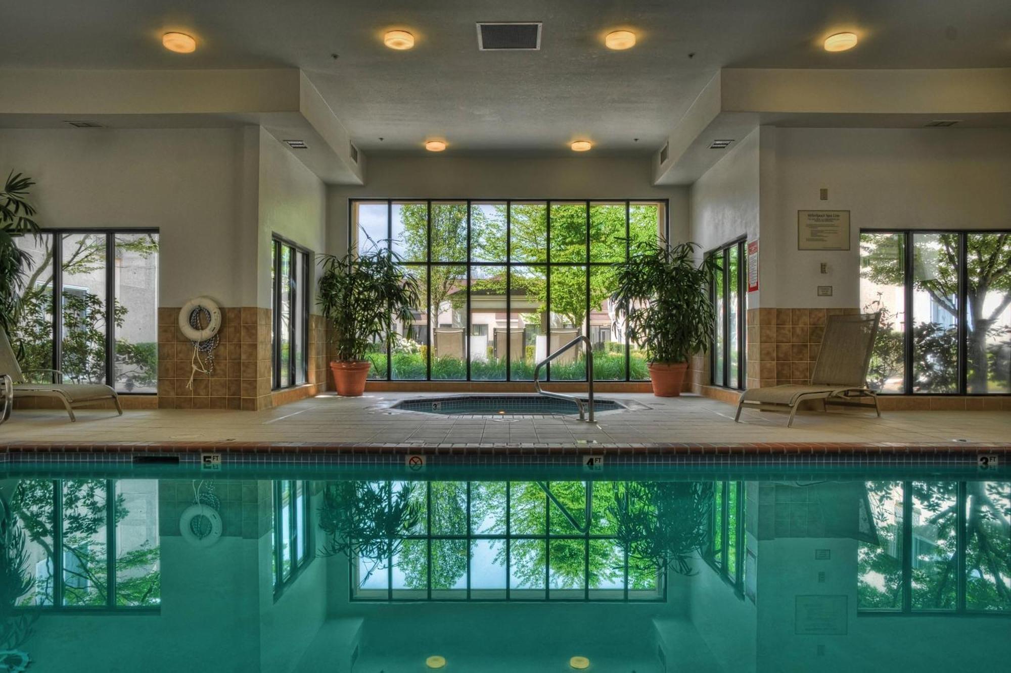 Courtyard By Marriott Eugene Springfield Hotel Екстериор снимка