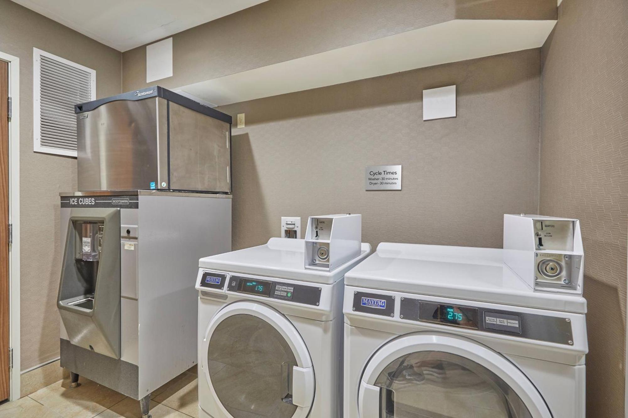 Courtyard By Marriott Eugene Springfield Hotel Екстериор снимка