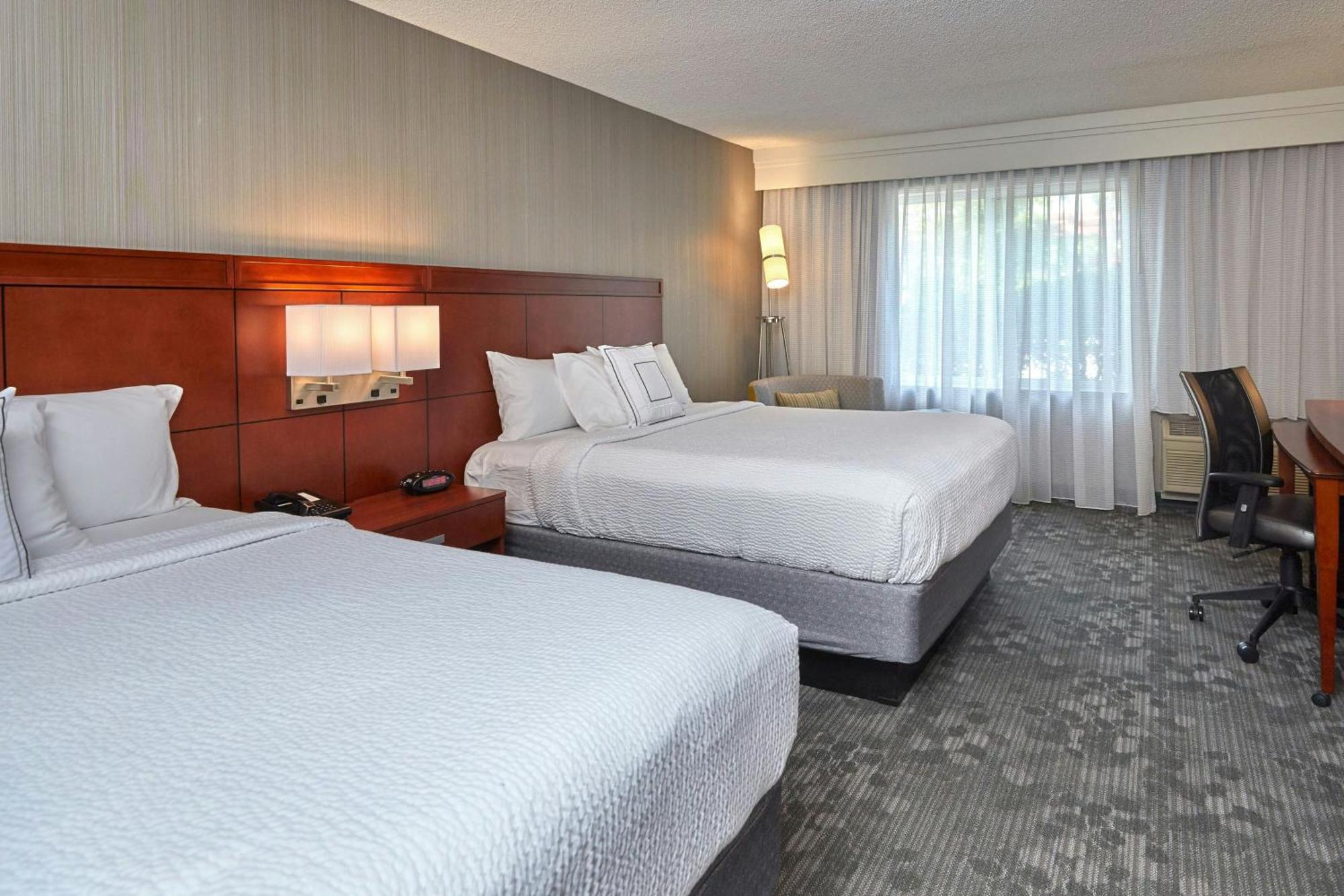 Courtyard By Marriott Eugene Springfield Hotel Екстериор снимка
