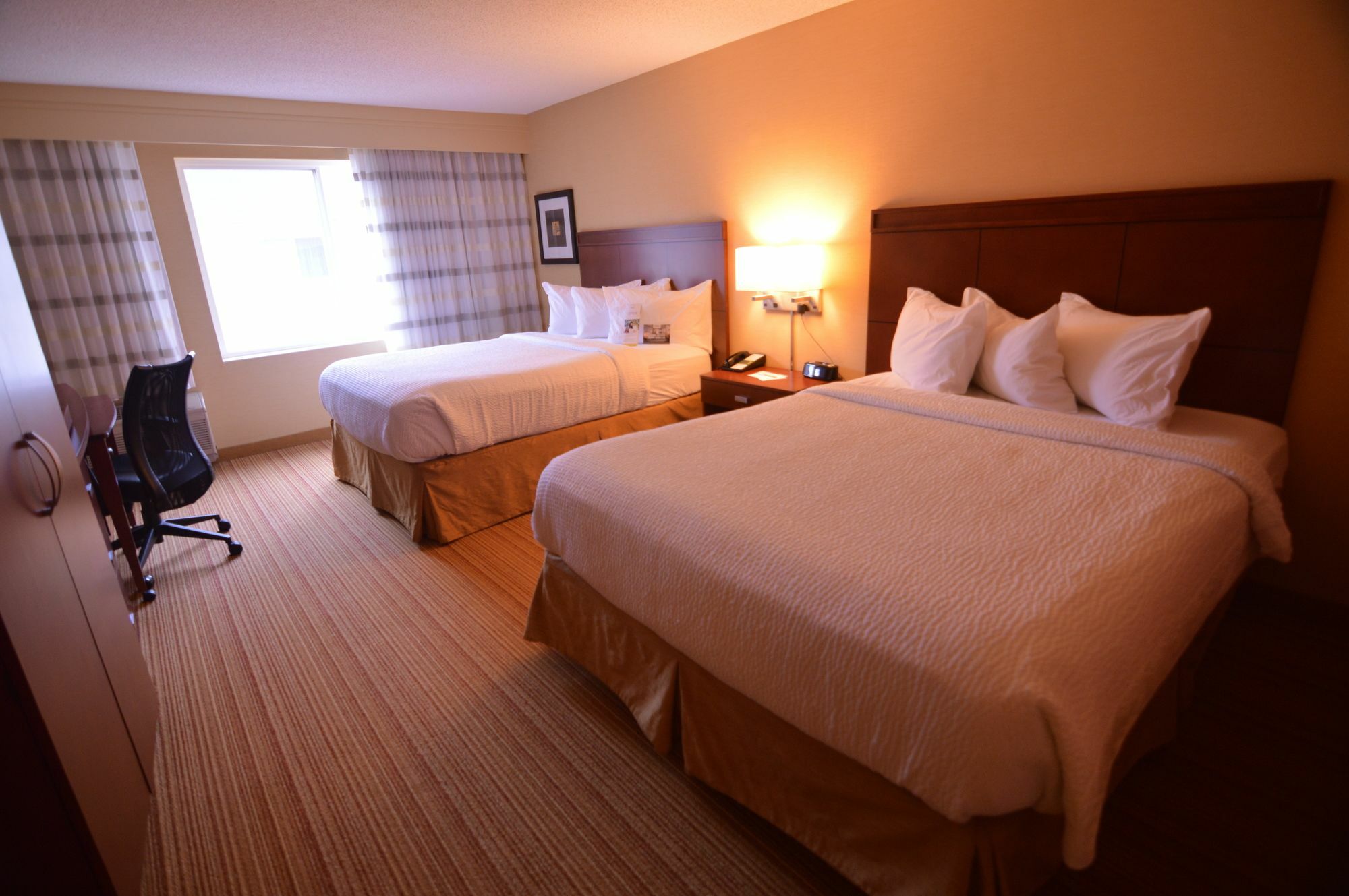 Courtyard By Marriott Eugene Springfield Hotel Екстериор снимка